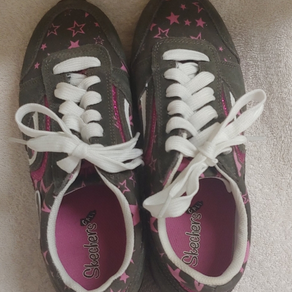 Skechers Shoes - NWOB Skechers sneaker sz.7.5